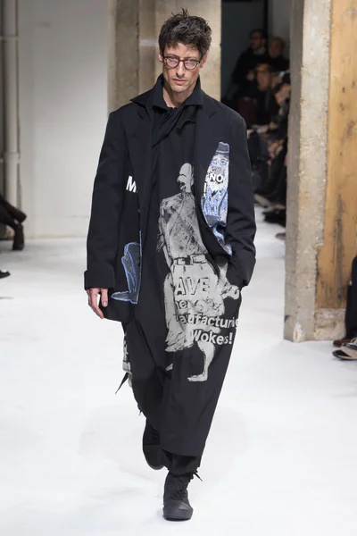 Look 30